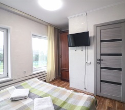 Трёхместный номер "Семейный" №3 в Кедр Золотой