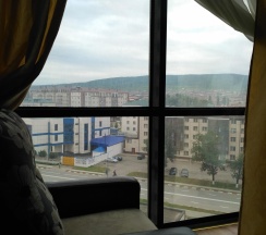 Номер стандарт с 1 односпальной и 1 двуспальной кроватью в Кавказ