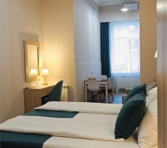 2 этаж I Студия (трёхместный номер с кухонным уголком  и микроволновой  печью) в Марис