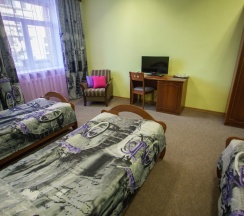 Стандарт с тремя односпальными кроватями в Алиса