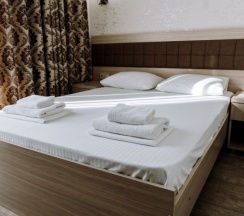 Полулюкс 3х-местный с балконом + дополнительное спальное место в Легенда