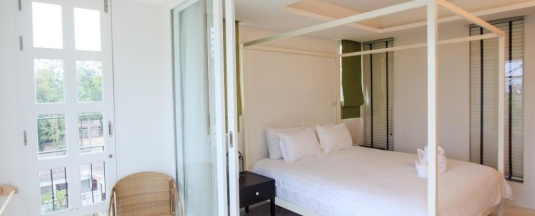 Трёхместный номер Standard с балконом и с видом на море в De Pastel Hotel