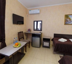 3-местная комната комфорт в Виктория