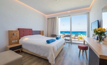 Двухместный номер Standard с видом на море (2 отдельные кровати) в Protaras Plaza Hotel