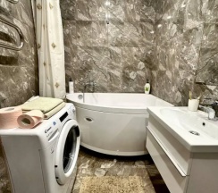 Апартаменты c 1 комнатой с балконом в Fresh Room на улице Маршала Устинова 3