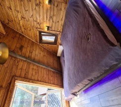 Двухместное шале Premium (двуспальная кровать) в Eco village