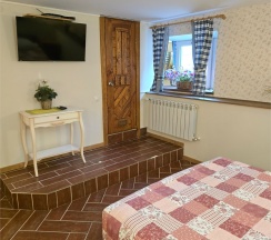 Трехместный номер с 2 раздельными кроватями в Колесо