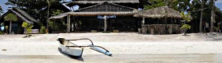 Бунгало с видом на море в Blue Tribes Garden Beach Resort