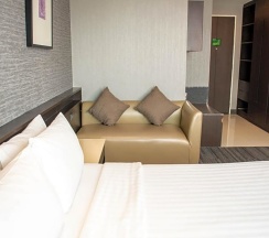Двухместный номер Deluxe с видом на сад двуспальная кровать в Chor Cher - The Luxury Green Hotel