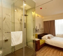 Двухместный номер No Window (двуспальная кровать) в Meego Qingwen Hotel