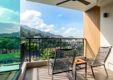 Люкс с видом на горы в SKYVIEW Resort Phuket Patong Beach