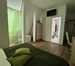 Двухместный стандарт с двуспальной кроватью и удобствами в номере в Митяевский