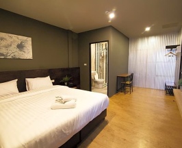 Номер Deluxe с балконом в The Arbern Hostel x Bistro
