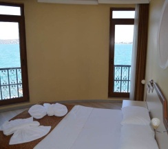 Люкс с балконом в Ayvalik Palas Hotel