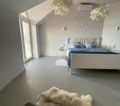 5-местные 2-комнатные апартаменты люкс семейные (мансарда) в Apart Ru Hotel