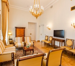 3-комнатный номер люкс в Petroff Palace