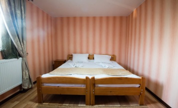 Двухместный номер Standard с балконом и с красивым видом из окна двуспальная кровать в Пикник