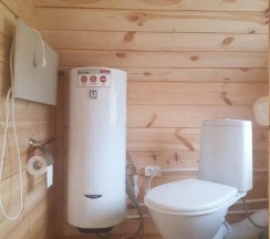 Коттедж улучшенный с 3 односпальными и 1 двуспальной кроватью в Аура Алтая