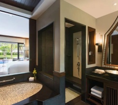 Номер Pool Access с видом на бассейн в Phuket Marriott Resort And Spa, Nai Yang Beach