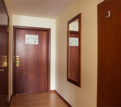 Стандарт для гостей с ограниченными возможностями в Бенефит Плаза