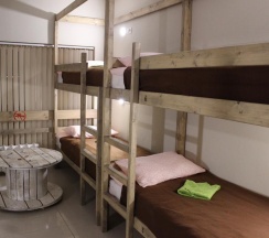 Кровать в 6-местном общем мужском номере №2 в Origin hostel