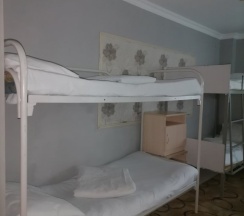 Кровать в общем номере в Раздолье