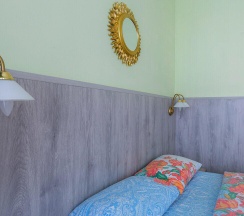 Квартира в Апартаменты на Госпитальный переулок, д.19, корп.2 Солнечная гостиная