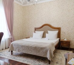 Двухместный номер Classic №1 c 1 комнатой с красивым видом из окна двуспальная кровать в Лель