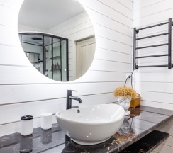 Четырёхместный коттедж с видом на озеро в Берег