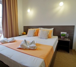 Семейный трехместный номер в Белое солнце