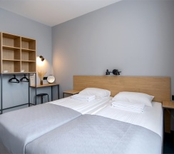 2-местный номер с собственной ванной комнатой в Friday center