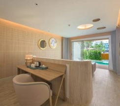 Двухместный номер Pool Access двуспальная кровать в Andaman Embrace Patong