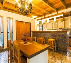 Двухместная вилла двуспальная кровать в Kata Tranquil Villa