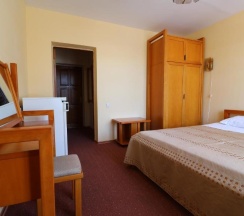 Двухместный номер Standard с балконом и рядом с пляжем двуспальная кровать в Бриз