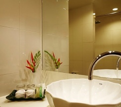 Двухместный номер Superior с видом на сад двуспальная кровать в Diamond Cottage Resort & Spa