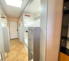 Кровать в общем номере (мужской номер) в Арктика