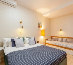 Апартаменты с балконом и с красивым видом из окна в RentPlaza