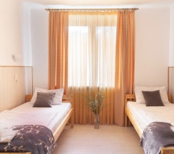 Двухместный номер Economy 2 отдельные кровати в Янка