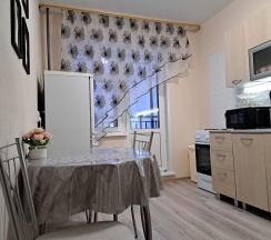 Квартира в Апартаменты на Якутск, ул. Лермонтова, д. 158а, "Инна"
