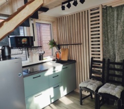 Коттедж с красивым видом из окна в Seven Lodge