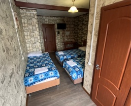 Трехместный в Сак