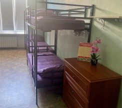Нижняя кровать в 10-местном мужском номере (общие удобства) №2 в У путепровода