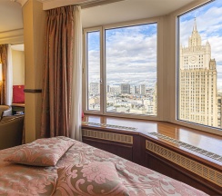 Стандарт с видом на Центр в Золотое кольцо