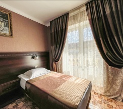 Корпус 1 *Полулюкс* 3-х местный в Анжелина
