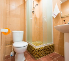 Комфортный, 8-ми местный номер в Старт