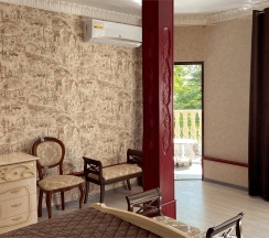 Люкс с балконом в Золотой лотос