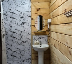 Стандартный четырехместный номер в Шум ручья