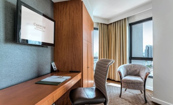 Двухместный номер Deluxe c 1 комнатой с балконом (2 отдельные кровати) в Chatrium Sathon Bangkok
