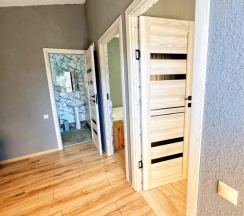 Бунгало с 2 комнатами с балконом и рядом с пляжем в У моря