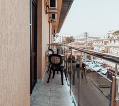 Полулюкс 4х-местный с балконом в Легенда